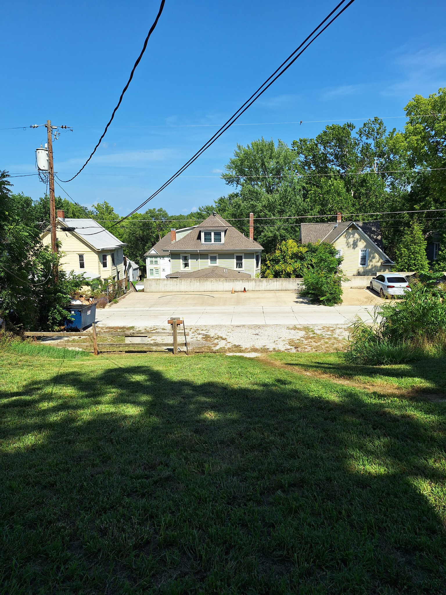 Off-street Parking - 1220 Louisiana St