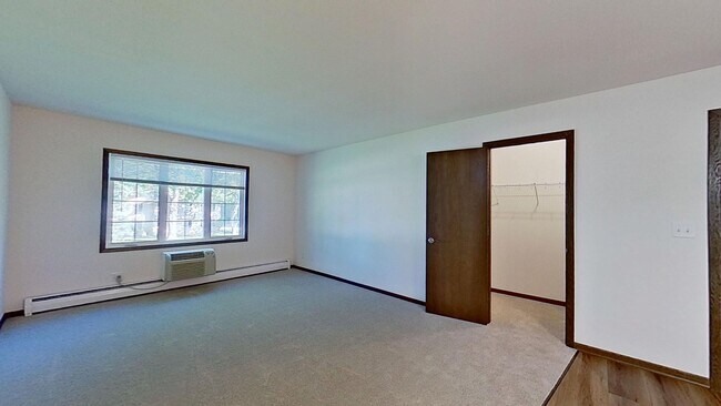 Building Photo - Renovated Upper 1 Bedroom 1 Bathroom Apart...