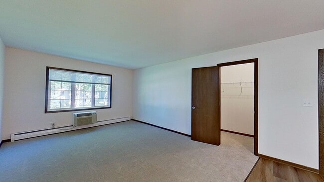 Building Photo - Renovated Upper 1 Bedroom 1 Bathroom Apartment is Available