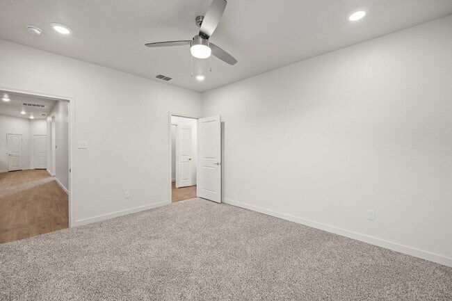 Building Photo - Like-new duplex in Frenship East!