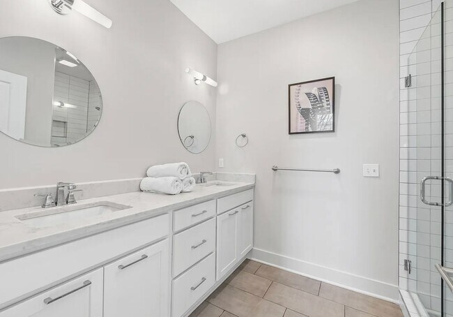 Building Photo - 1240 2nd Ave S