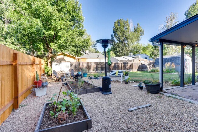 Building Photo - Bright & Cozy 3-Bedroom in the Heart of Longmont!
