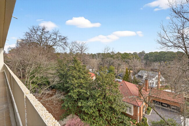 Building Photo - 2575 Peachtree Rd NE