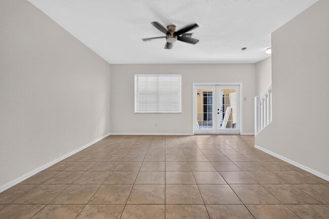 Building Photo - 158 W Thatch Palm Cir