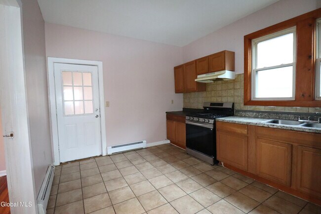 Building Photo - 29 Morris St