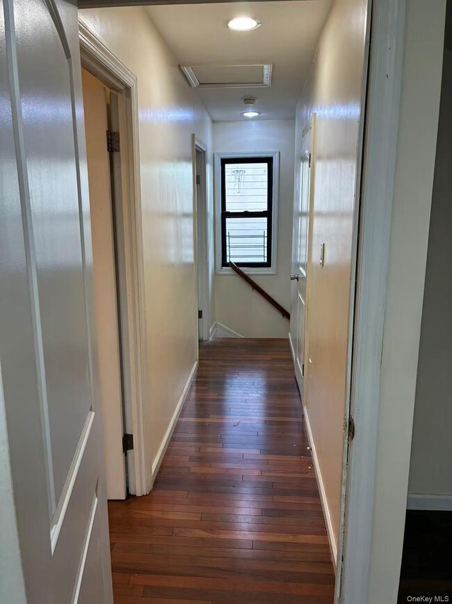 Building Photo - 18-19-19 College Point Blvd