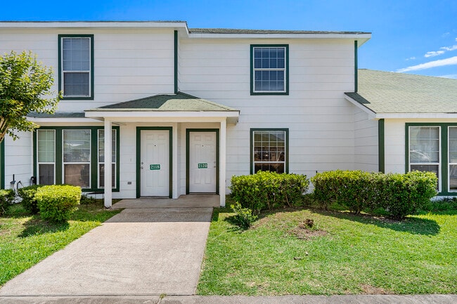 Building Photo - 2114 St Lucia Calle