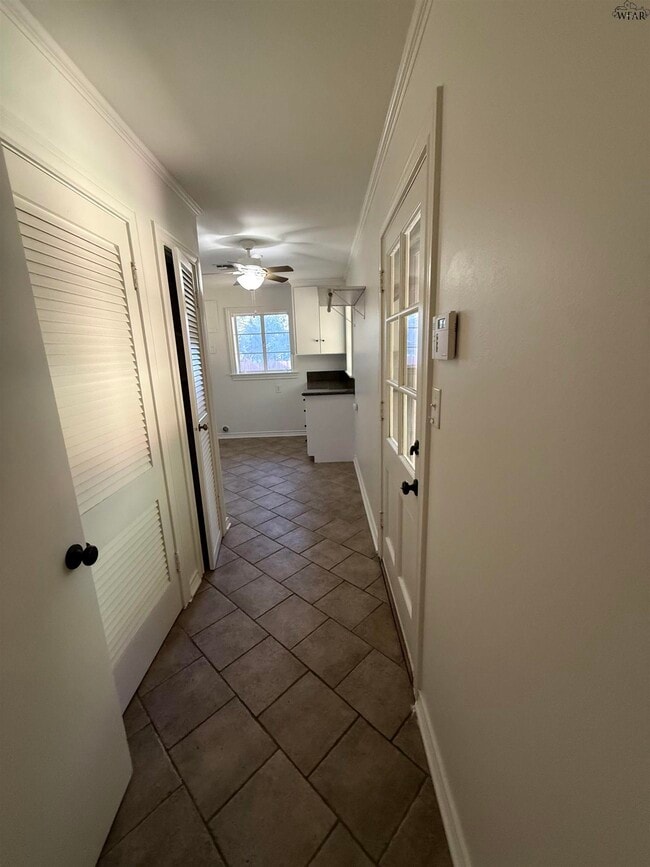 Building Photo - 2208 Avondale St