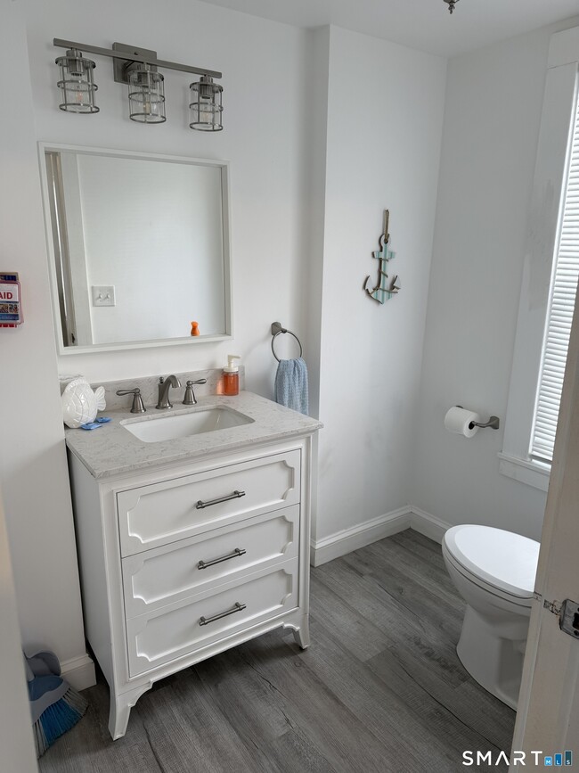 Building Photo - 246 Ledyard St