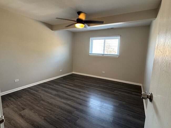 Building Photo - 2220 Abbeywood Dr