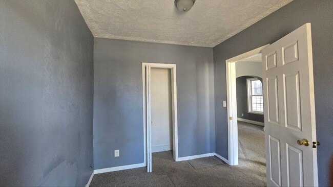 Building Photo - 3 bedroom  Single Family | Section 8 and EDEN welcomed