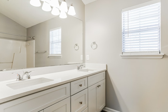 Building Photo - 300 Beech Hill Ct