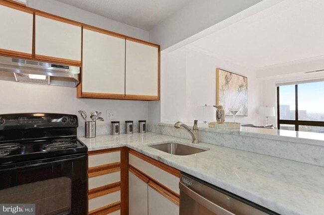 Building Photo - Move In Ready!