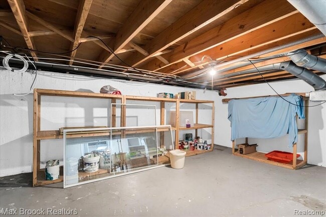 Building Photo - 1613 Brentwood Dr