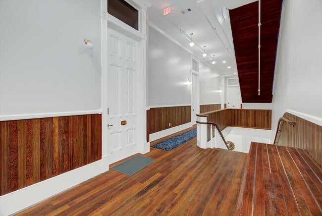 Building Photo - 2206 The Strand