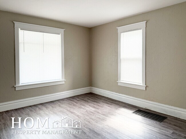 Building Photo - 110 Bradley St