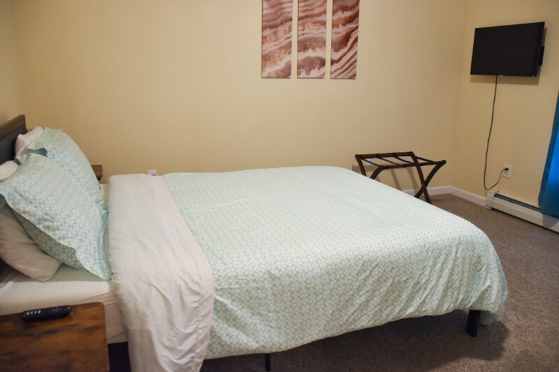 Building Photo - 588 6th Ave