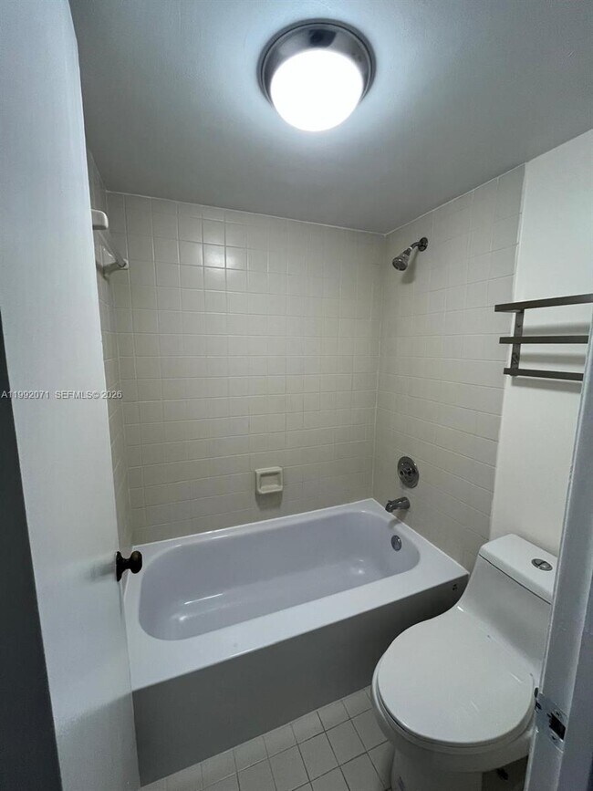 Building Photo - 8810 SW 132nd Pl