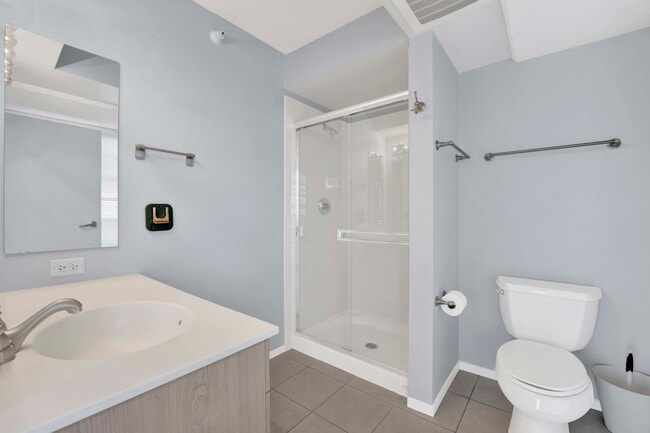 Building Photo - 1720 Maple Ave