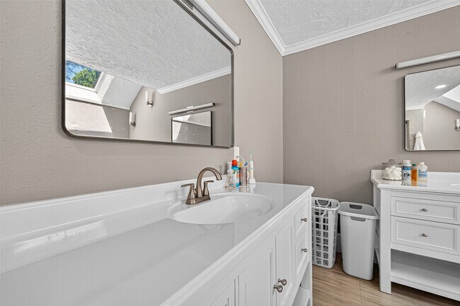 Building Photo - 5815 Green Terrace Ln