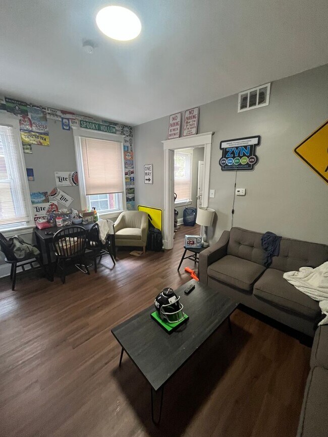 Building Photo - Five Bedroom Available for 26-27 School Year!