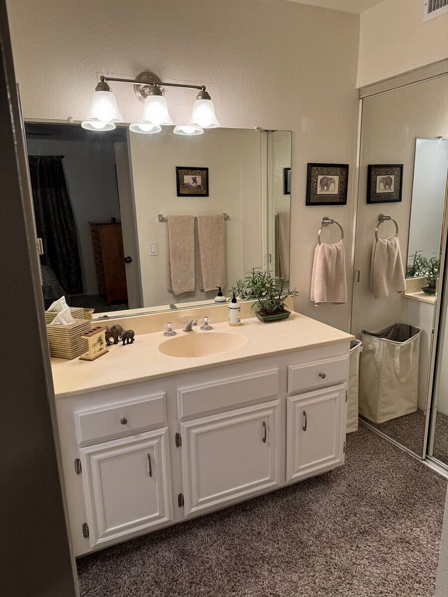 Building Photo - 74800 Sheryl Ave