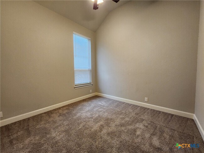 Building Photo - 1113 Carriage Loop