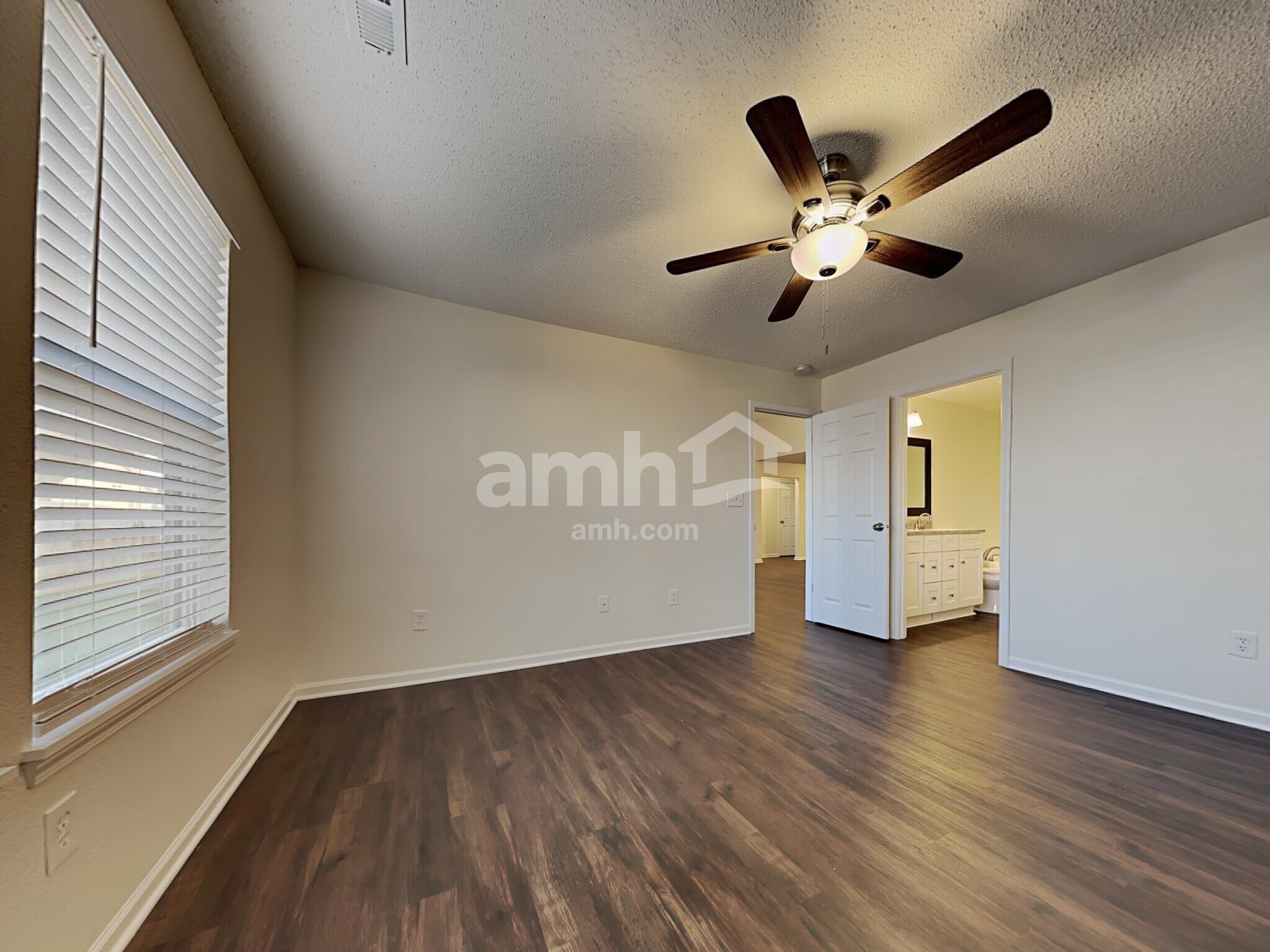 Building Photo - 15522 Dry Creek Rd