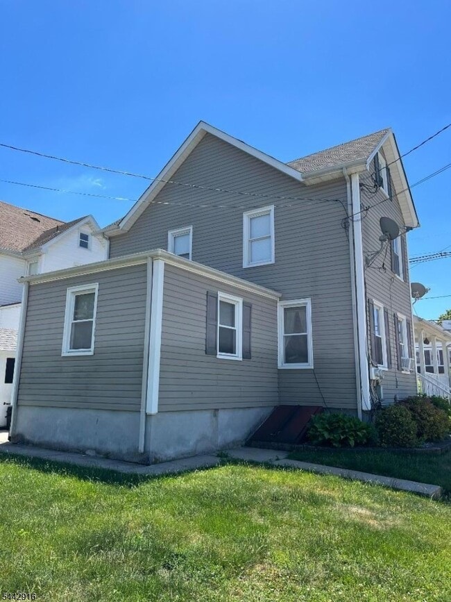 Building Photo - 43 E Somerset St