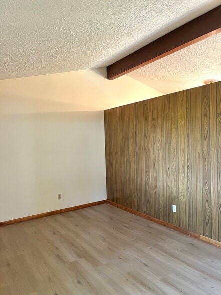 Building Photo - 297 Nokomis Dr
