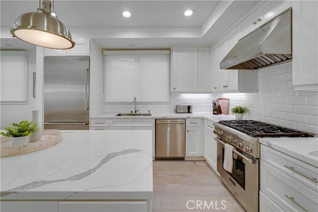 Building Photo - 608 Heliotrope Ave