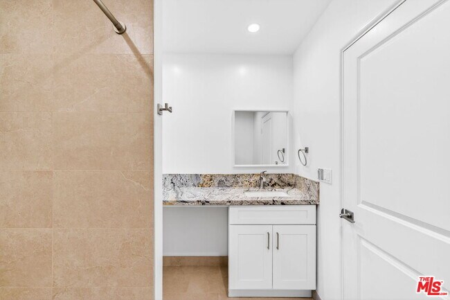 Building Photo - 17623 Burbank Blvd