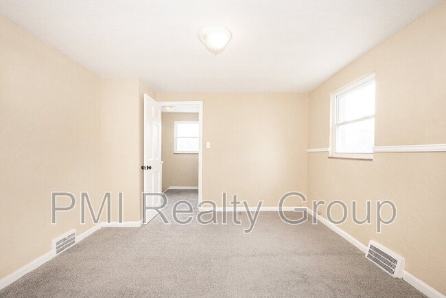 Building Photo - 645 Babbitt Rd
