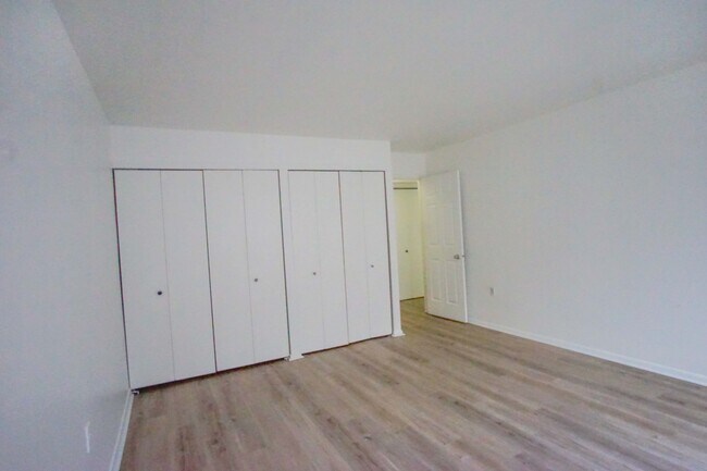 Building Photo - 11402 Cherry Hill Rd