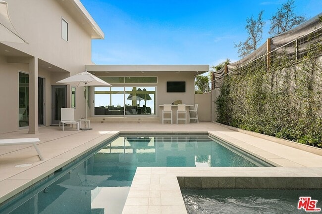 Building Photo - 2189 Summitridge Dr