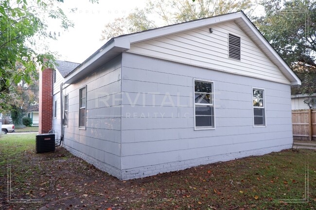 Building Photo - Newly Updated 3 Bed/1 Bath Home in Midtown!