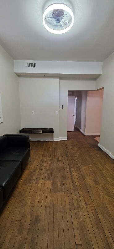 Building Photo - 4330 N Sheridan Rd