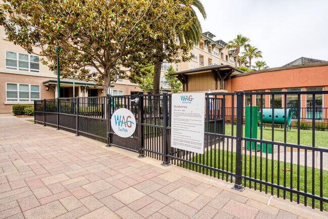 Building Photo - 1000 National Ave