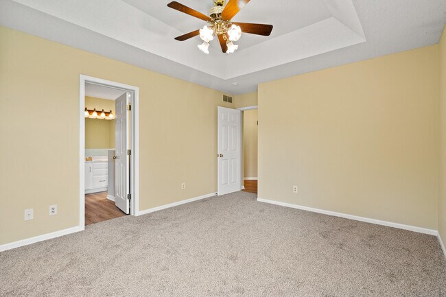 Building Photo - 2601 Hillshire Dr