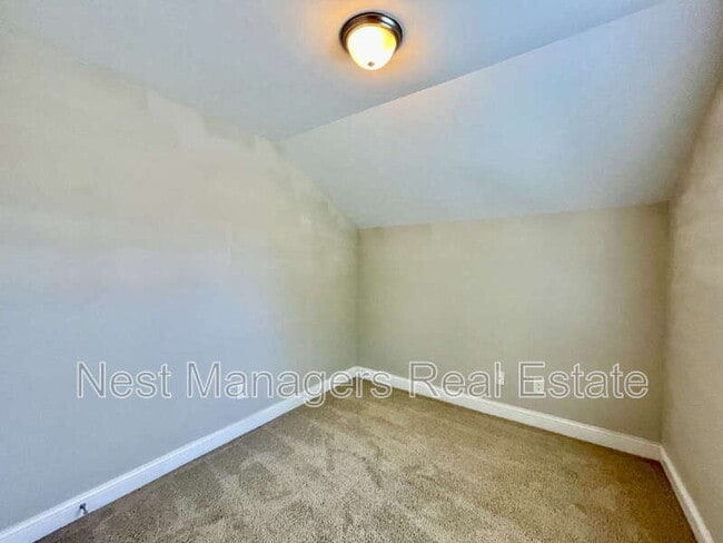 Building Photo - 208 Ladden Ln