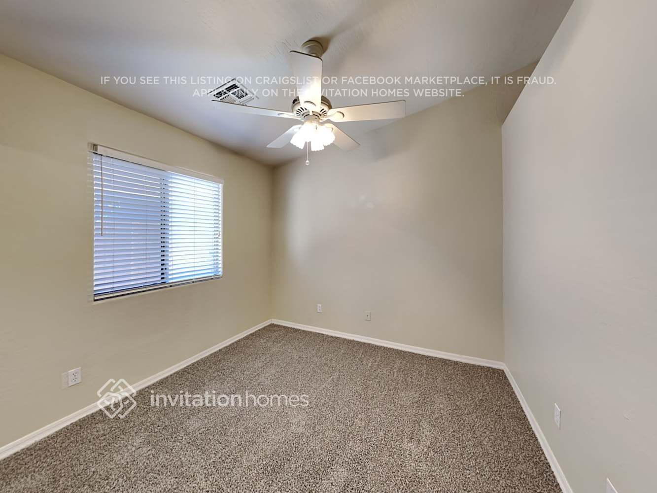 Building Photo - 13516 W Solano Dr