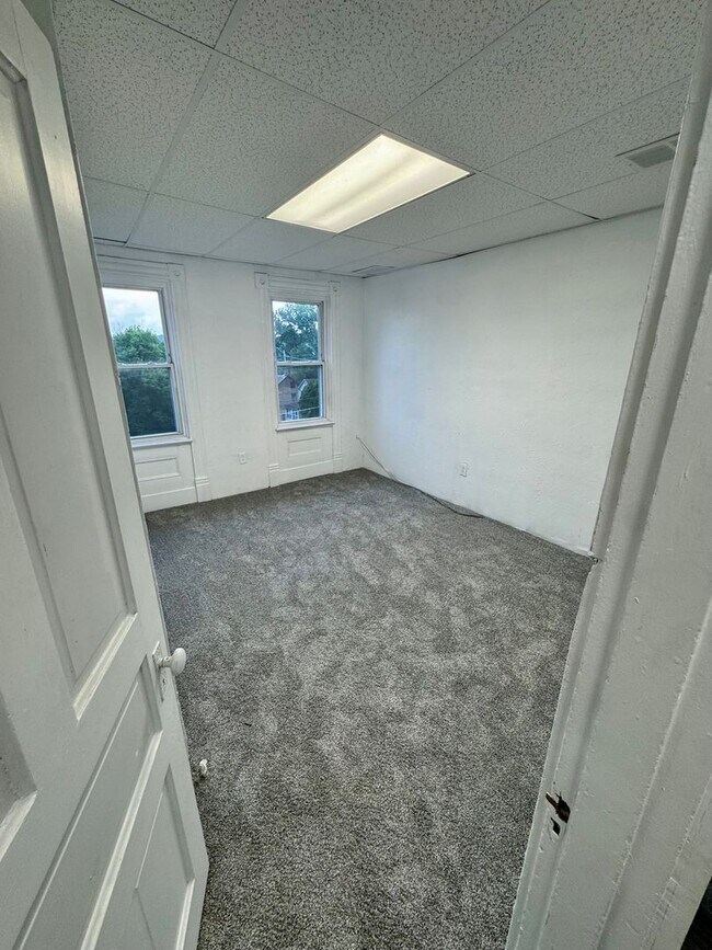 Building Photo - 42 Climax St