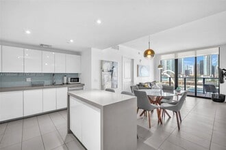 Building Photo - 1600 NE 1st Ave