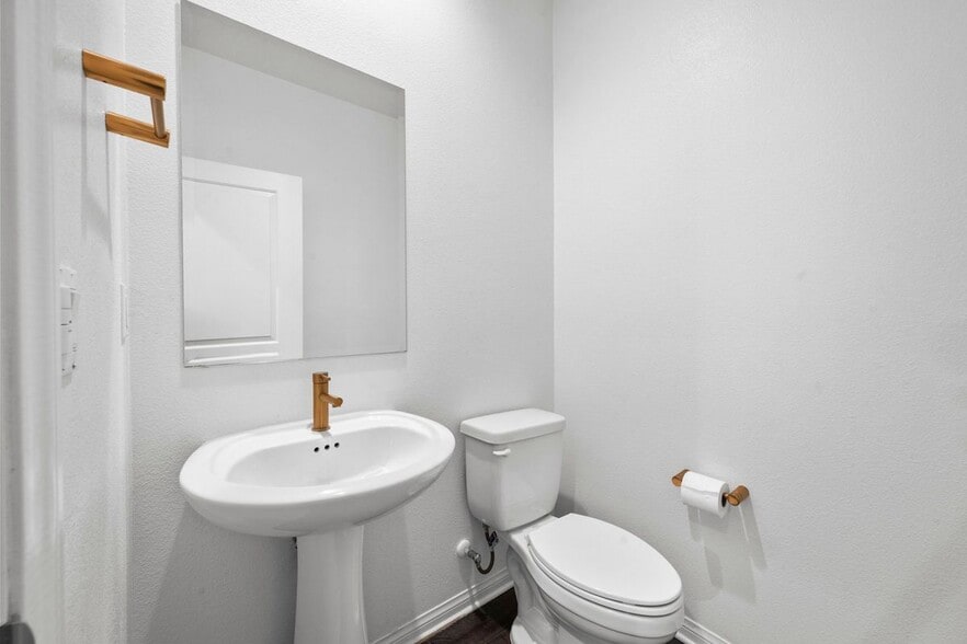 Building Photo - 8887 Orangethorpe Ave