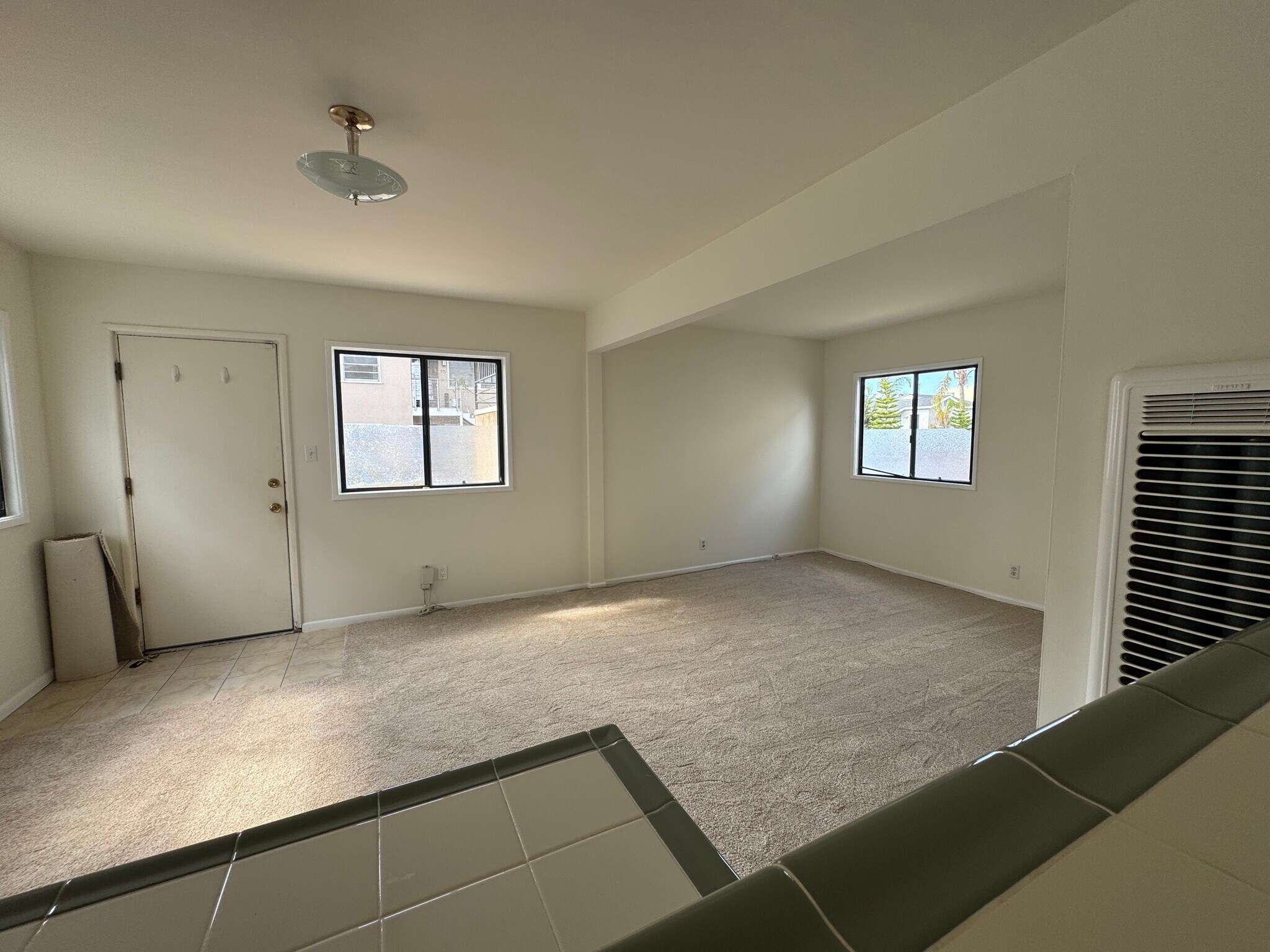 Building Photo - 714 Loma Dr
