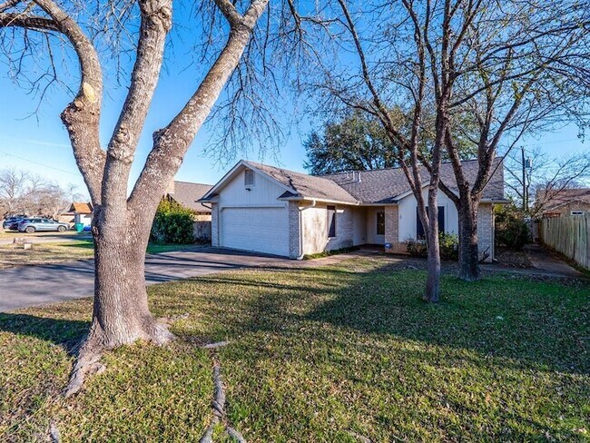 Building Photo - 1101 Cresswell Dr