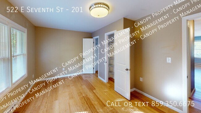Building Photo - 522 E Seventh St-201