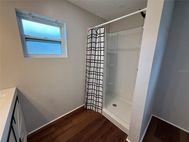 Building Photo - 408 3rd Ave E