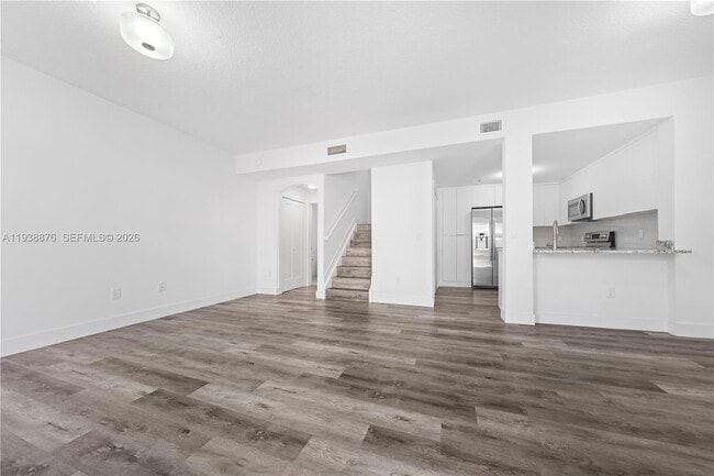 Building Photo - 6141 NW 115th Pl