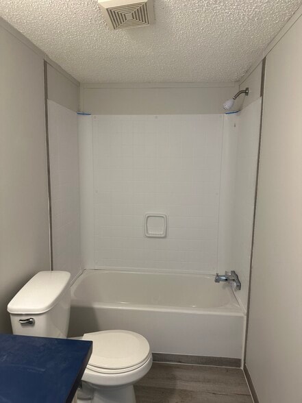 Building Photo - 150 James Way